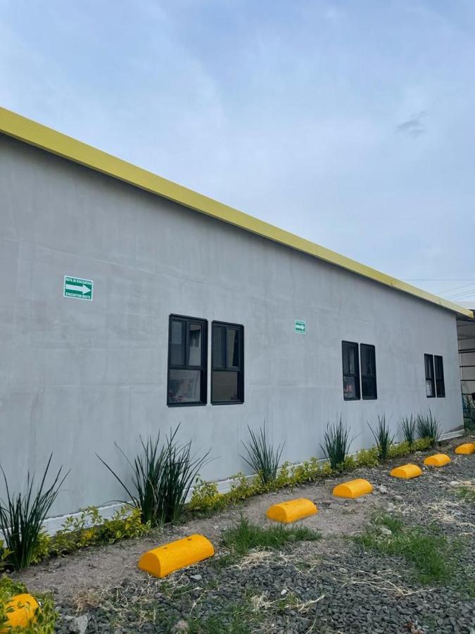 Check Inn Hostal Aeropuerto Gdl Las Pintas ภายนอก รูปภาพ