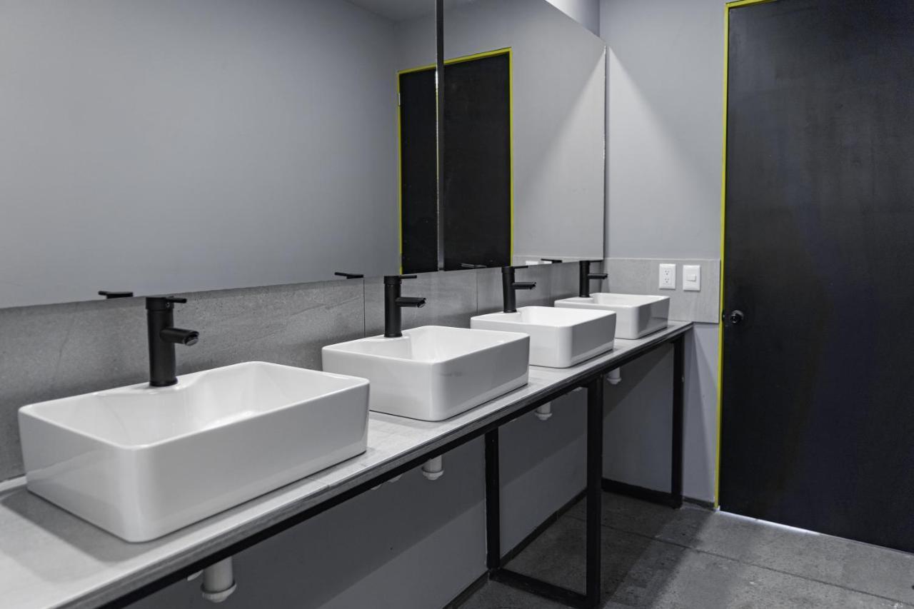 Check Inn Hostal Aeropuerto Gdl Las Pintas ภายนอก รูปภาพ
