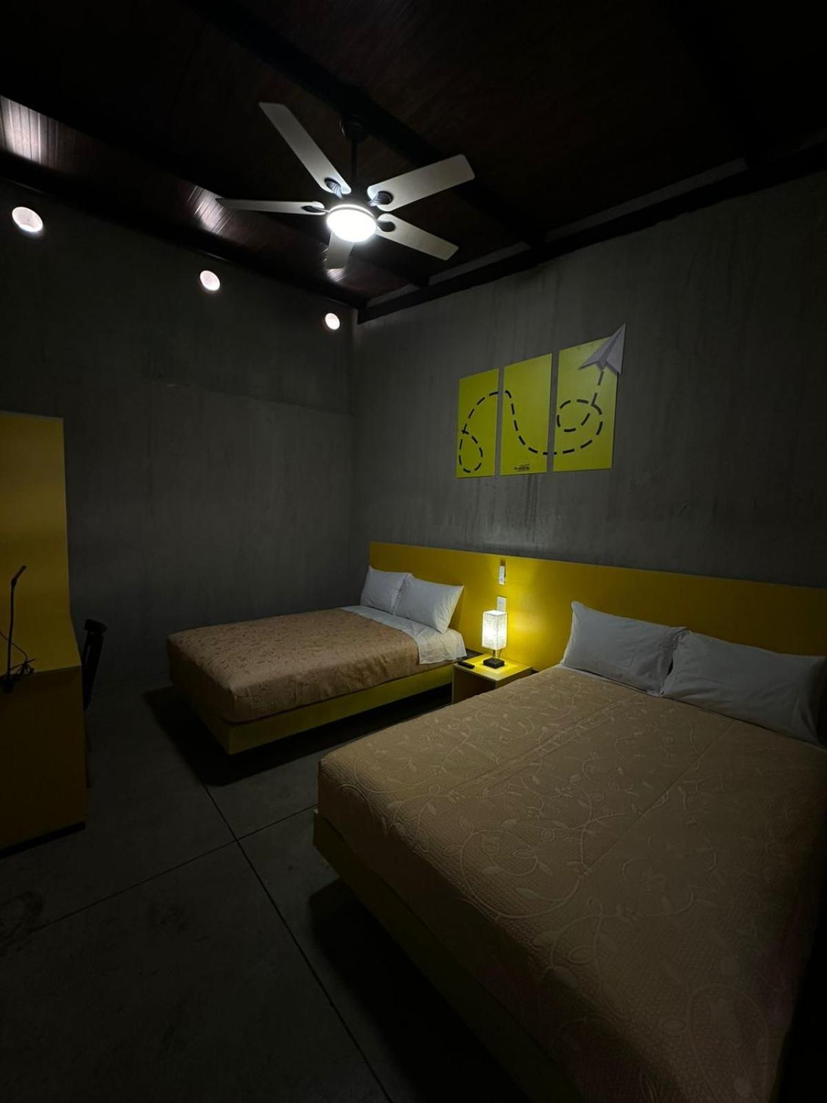 Check Inn Hostal Aeropuerto Gdl Las Pintas ภายนอก รูปภาพ